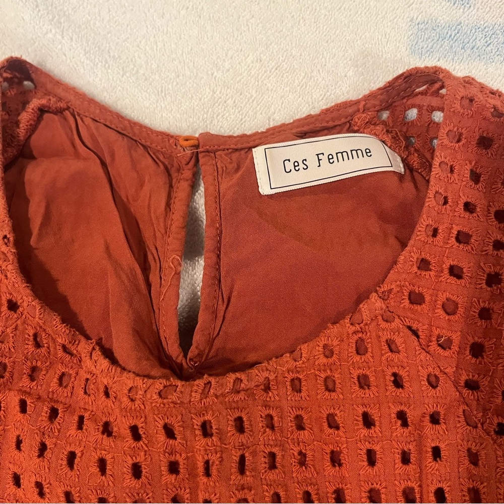 Women’s Terracotta Tiered Peplum Eyelet Top - Picture 2 of 6